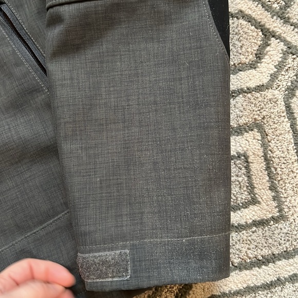 The North Face Men’s Apex Bionic Soft Shell Jacket size M in gray and black - Picture 4 of 6